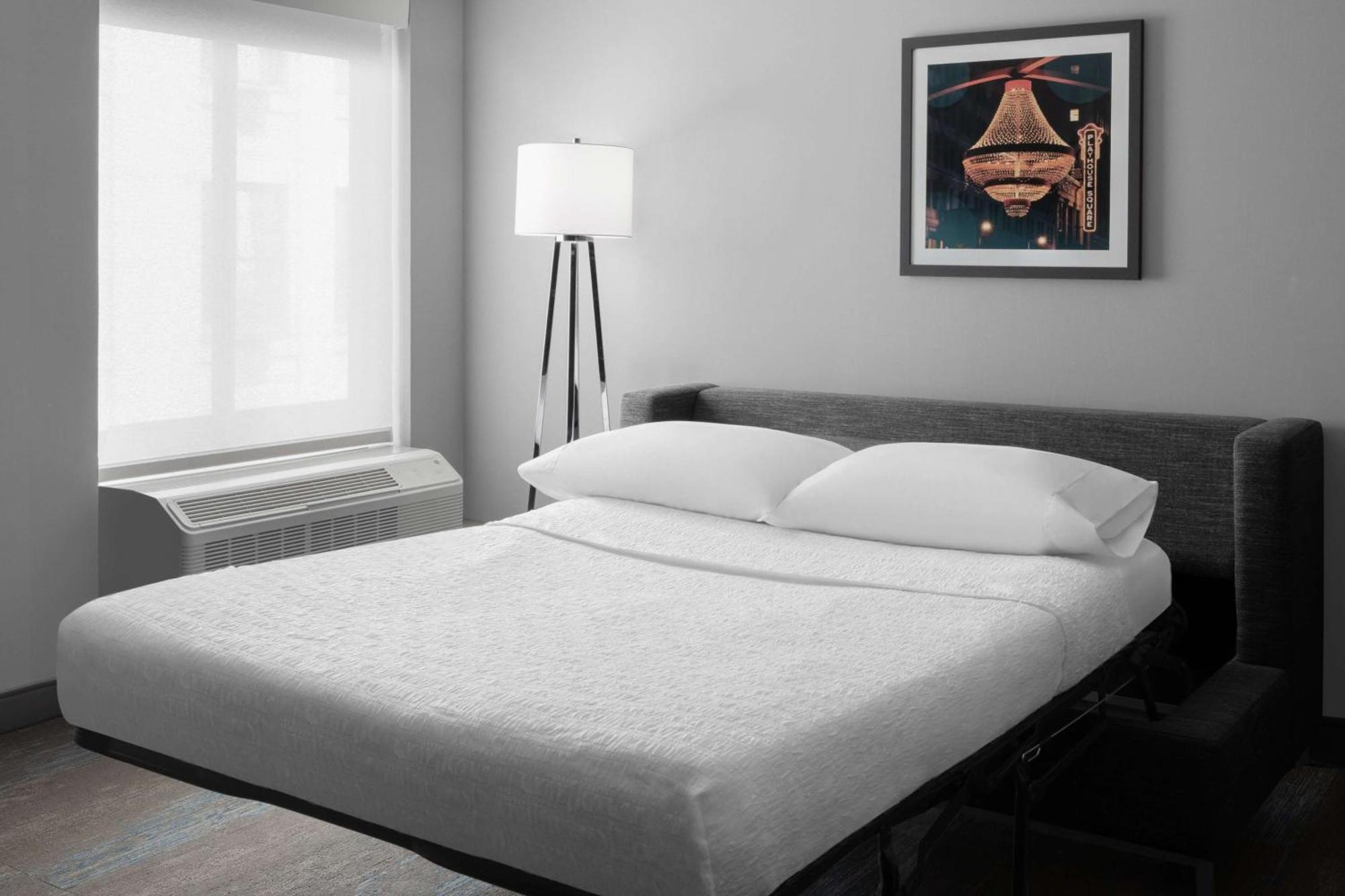 Hampton Inn Cleveland-Downtown Екстериор снимка