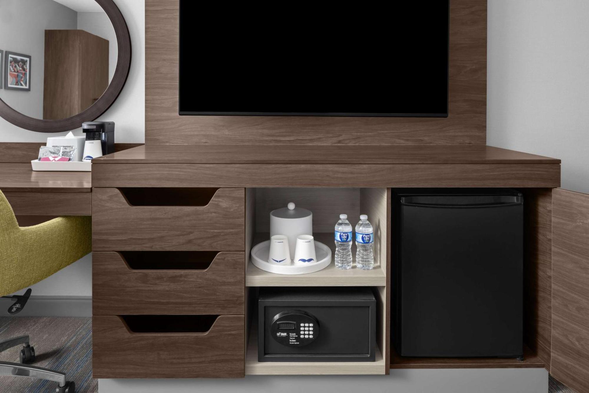 Hampton Inn Cleveland-Downtown Екстериор снимка