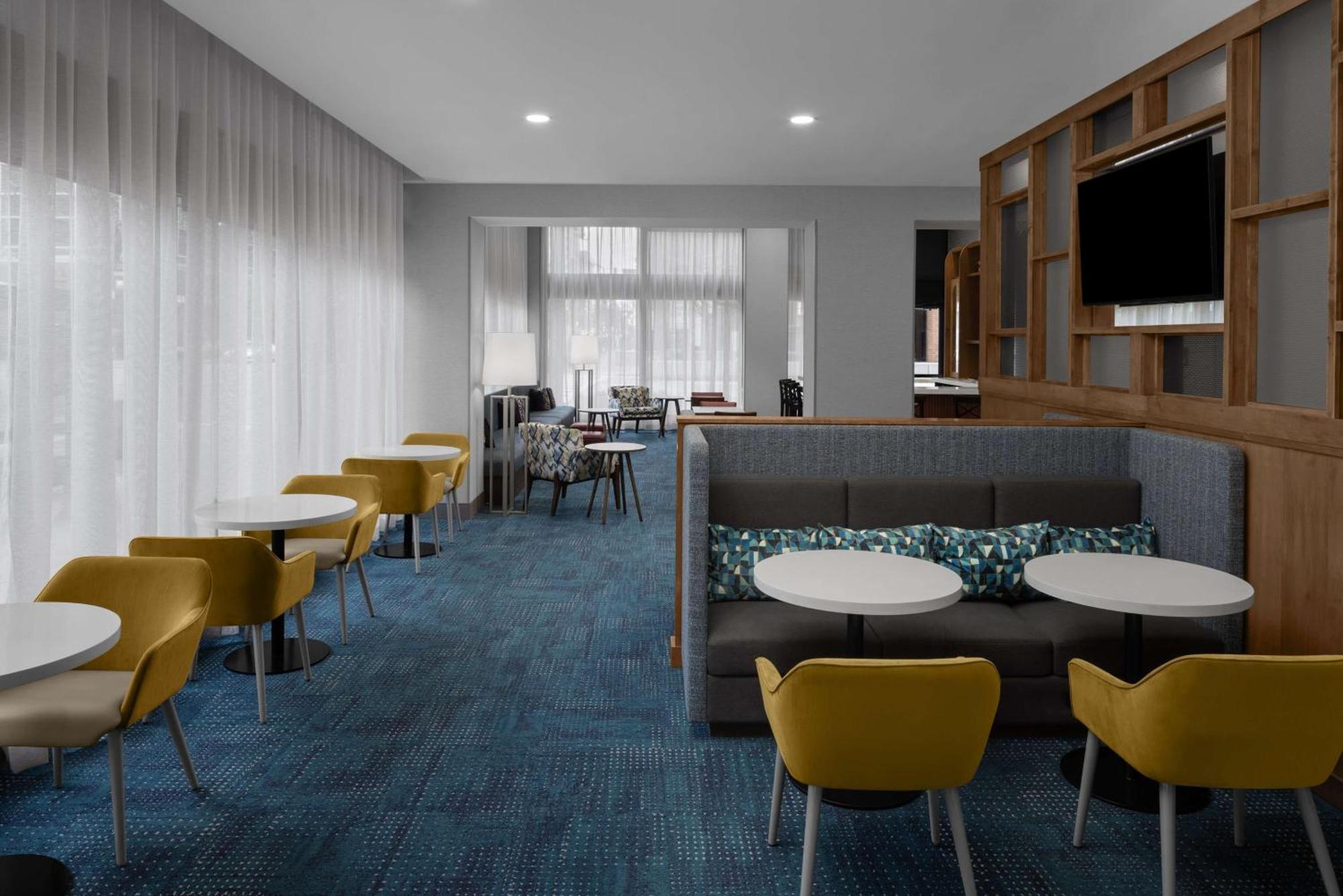 Hampton Inn Cleveland-Downtown Екстериор снимка