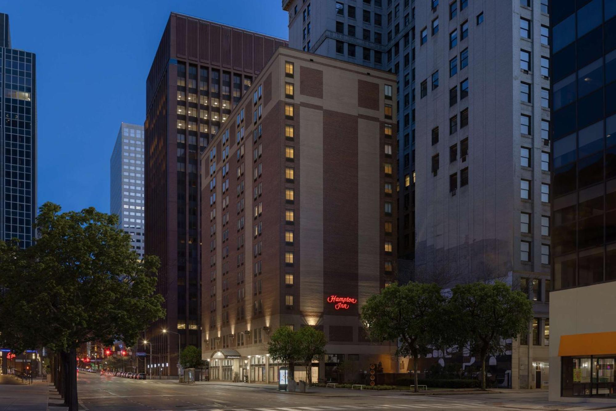 Hampton Inn Cleveland-Downtown Екстериор снимка