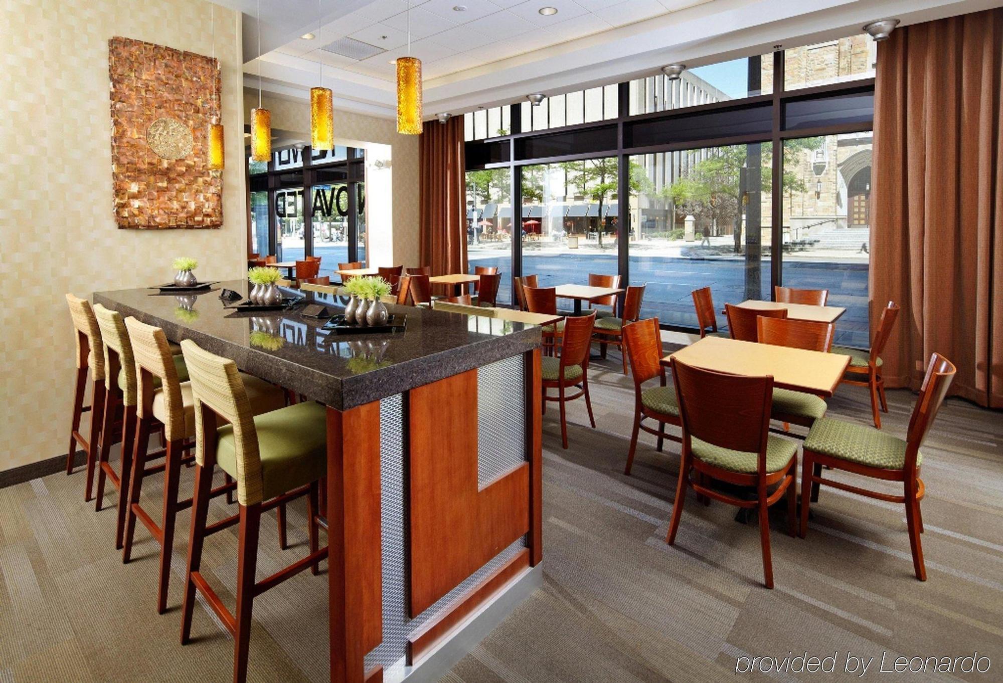 Hampton Inn Cleveland-Downtown Екстериор снимка