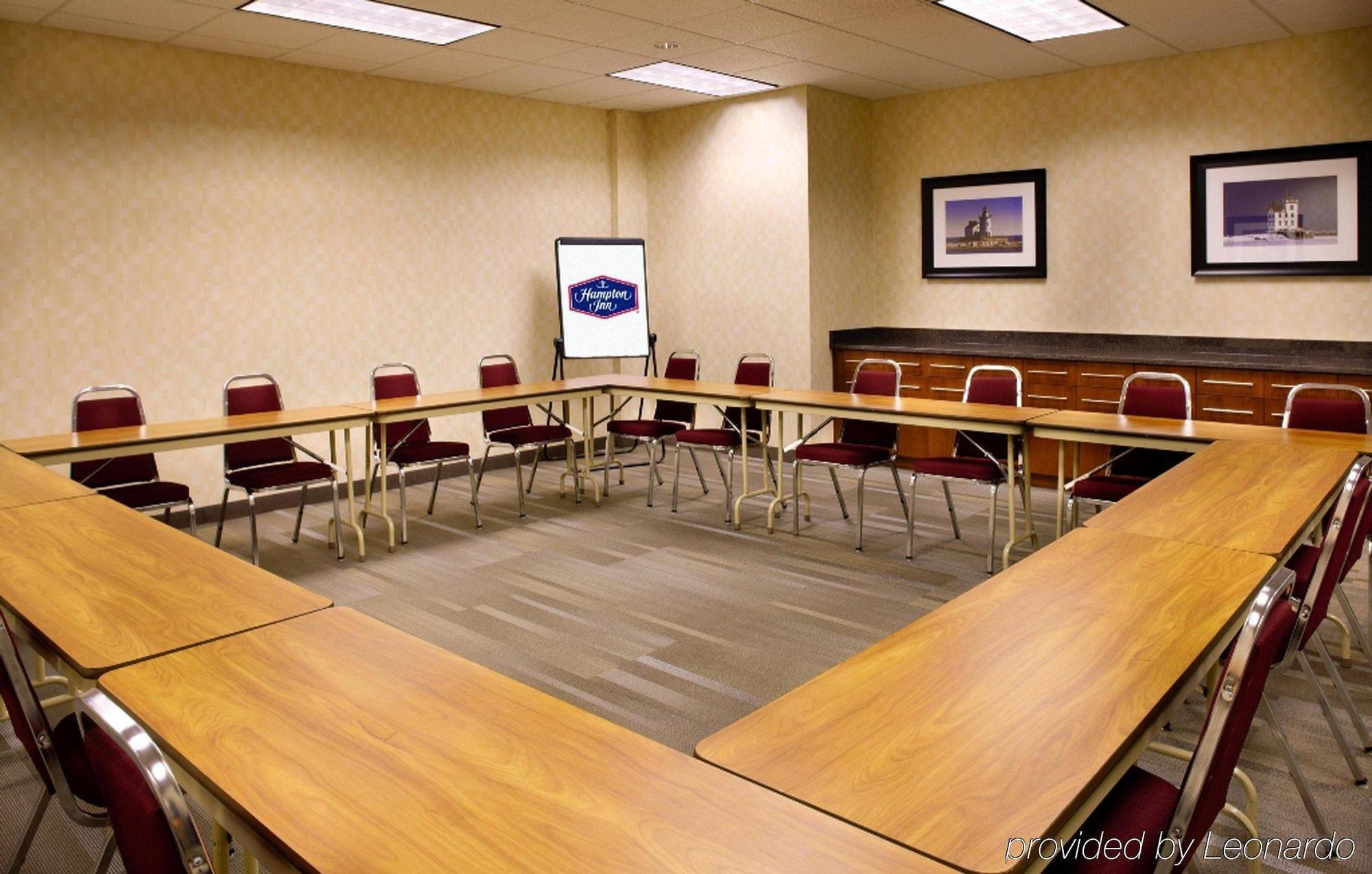 Hampton Inn Cleveland-Downtown Екстериор снимка