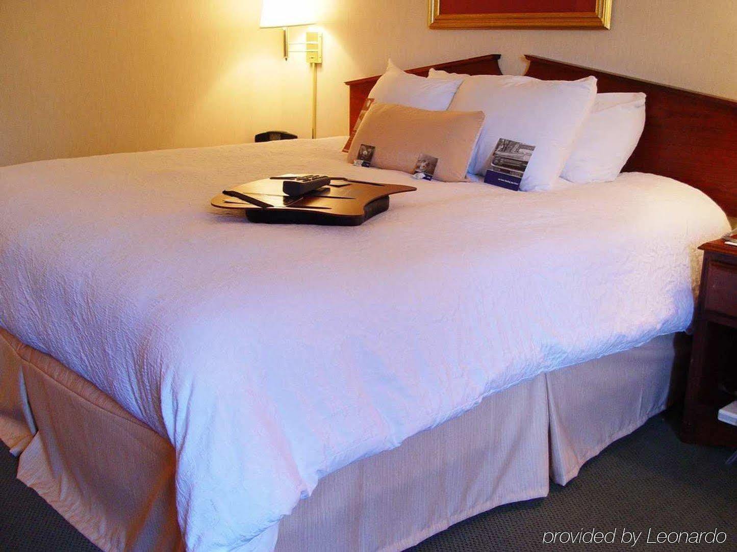 Hampton Inn Cleveland-Downtown Екстериор снимка